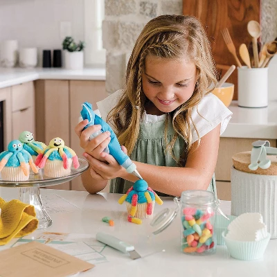 MindWare Playful Chef: Master Series Baking Challenge Kit For Kids Ages 8 & Up – 26 Utensils With 3 Baking Challenges 2 MindWare Playful Chef: Master Series Baking Challenge Kit For Kids Ages 8 & Up – 26 Utensils With 3 Baking Challenges - Image 2
